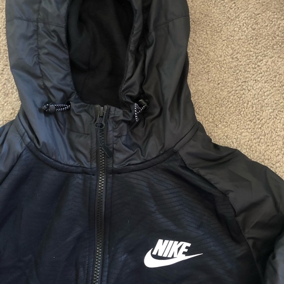 nike jacket - Picture 2 of 3